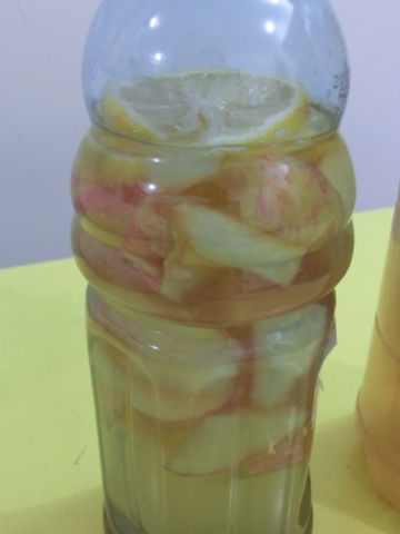 看到上层的柠檬片了吗？