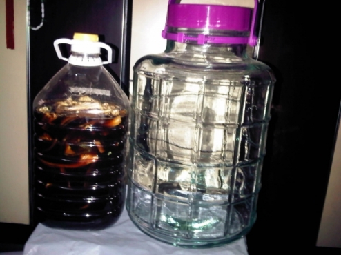 左边是5L的油瓶，对比一下！